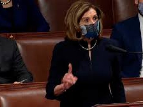 Trump &ldquo;debe irse&rdquo; porque es un &ldquo;peligro claro y presente&rdquo; para EE.UU dice Pelosi