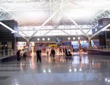 EEUU exigirá un test de COVID-19 negativo a viajeros que lleguen al país en avión