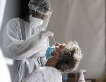 El viacrucis que pasan los viajeros buscando pruebas PCR en RD 