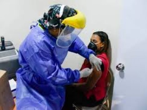 Dominicanos vacunados con Sinovac y Sinopharm podr&aacute;n entrar a Espa&ntilde;a
