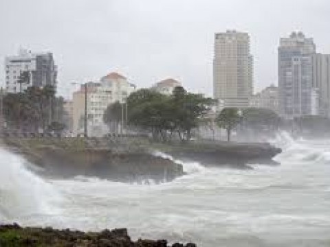Onamet emite alerta sobre oleaje anormal en costas de RD