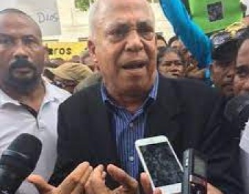 Aplazan para el mi&eacute;rcoles coerci&oacute;n a acusada de estafar familia Rosario