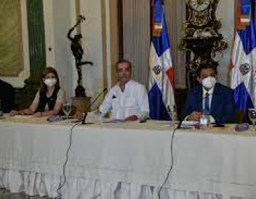 Gobierno dir&aacute; ma&ntilde;ana c&oacute;mo sigue vacunaci&oacute;n
