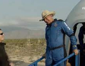 Jeff Bezos vuelve a tierra tras alcanzar el espacio en cohete de Blue Origin
