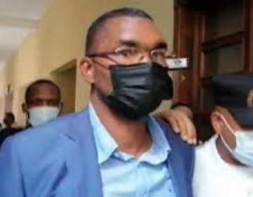 El expelotero Juan de Dios Encarnaci&oacute;n Santiago, est&aacute; acusado de haber agredido sexualmente a su hija menor de edad.