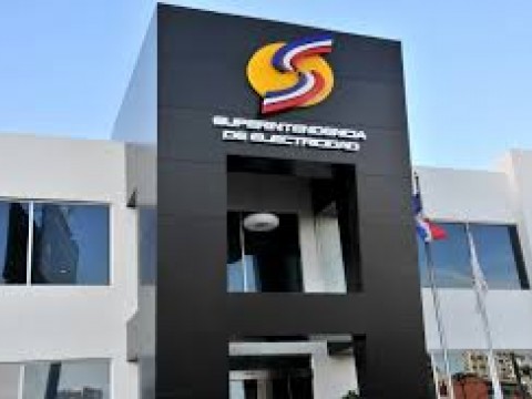 Superintendencia de Electricidad realiza compra 429 mil pesos de pizzas