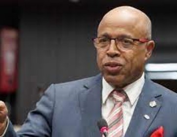 Alfredo Pacheco: RD no puede cargar con el peso de la crisis pol&iacute;tica y social que est&aacute; viviendo Hait&iacute;