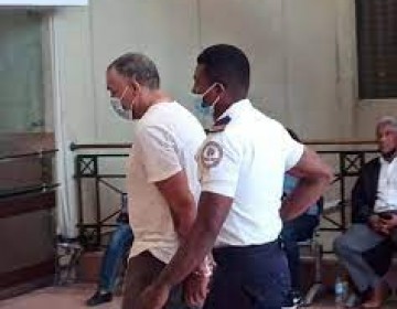 Aplazan medida de coerci&oacute;n contra hombre se&ntilde;alado por las autoridades de  estafar al Estado