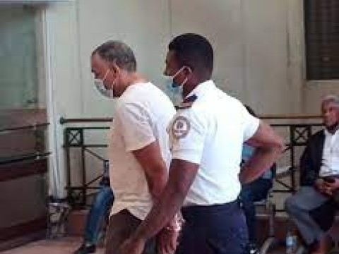 Aplazan medida de coerci&oacute;n contra hombre se&ntilde;alado por las autoridades de  estafar al Estado