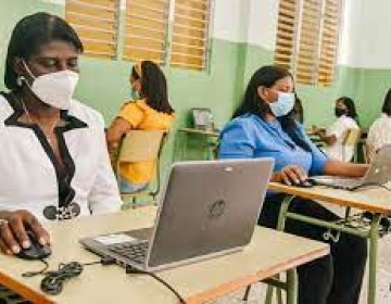 En nombramientos de docentes no est&aacute; ausente la pol&iacute;tica