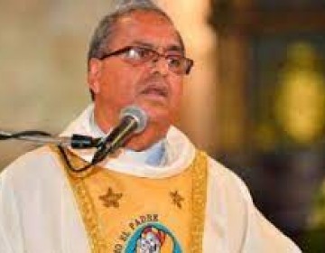 Monse&ntilde;or Benito Angeles llama a clase docente a la sensatez y llevar de manera adecuada protocolo bioseguridad
