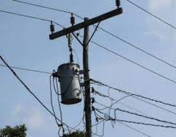 Hombre pierde la vida tras recibir descarga el&eacute;ctrica
