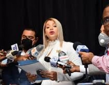 Ministra Kinsberly Taveras toma licencia para ponerse a disposici&oacute;n de la Justicia 