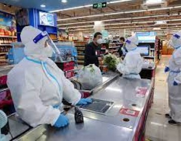 Shangh&aacute;i endurece las medidas de confinamiento pese a la ca&iacute;da de casos de coronavirus