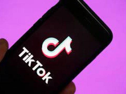Ni&ntilde;a italiana de 10 a&ntilde;os muere por asfixia durante un desaf&iacute;o en la red Tik Tok