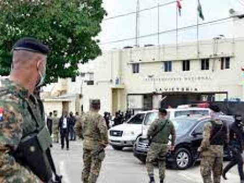Autoridades desmantelan centro de retransmisión de señal de internet desde La Victoria en requisa