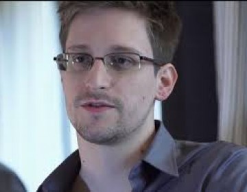 Edward Snowden recibe permiso de residencia permanente en Rusia