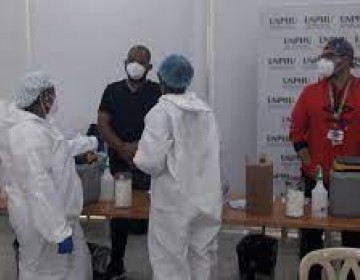 2 dosis de vacuna anticovid son "cruciales" para protegerse contra variante Delta