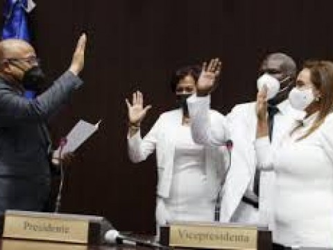 Presidente de la C&aacute;mara de Diputados juramenta legisladores del PRM elegidos para para ocupar vacantes