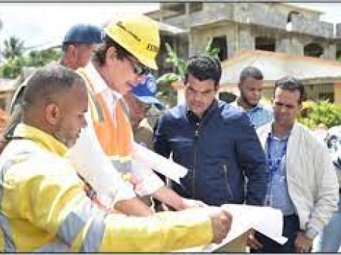 Avanzan a buen ritmo obras en provincia Duarte; director del INAPA supervisa trabajos