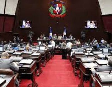 Legisladores definieron como altamente preocupante confrontaci&oacute;n entre MP y PLD