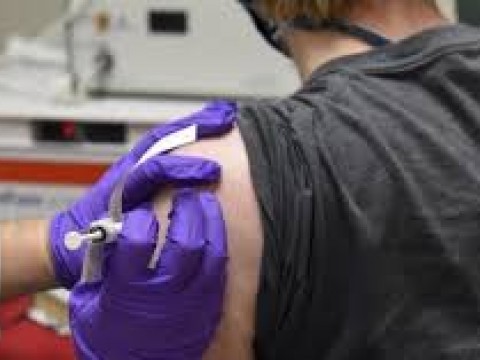 Reino Unido iniciar&aacute; jornada de vacunaci&oacute;n contra el COVID-19 