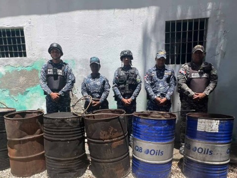 La Polic&iacute;a desmantela f&aacute;brica clandestina de cler&eacute;n en zona boscosa de Cabral