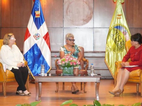 Excandidatas a la vicepresidencia relatan sus experiencias en la pol&iacute;tica dominicana