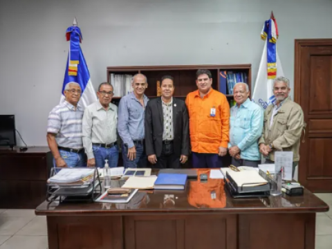 Ganader&iacute;a recibe comisi&oacute;n del Colegio Dominicano M&eacute;dicos Veterinarios