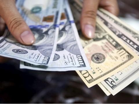 El d&oacute;lar ronda los 63.90 pesos en la banca comercial este 24 de diciembre