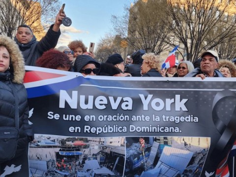 Los dominicanos de Nueva York lloran la muerte de las v&iacute;ctimas en discoteca Jet Set