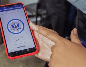 Trump puso fin a la aplicaci&oacute;n CBP One, que permit&iacute;a la entrada de migrantes a trav&eacute;s de la frontera