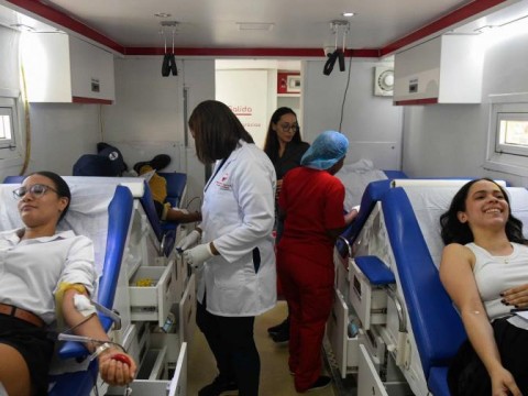 El Hemocentro Nacional colect&oacute; el martes 419 unidades de sangre para afectados en tragedia Jet Set