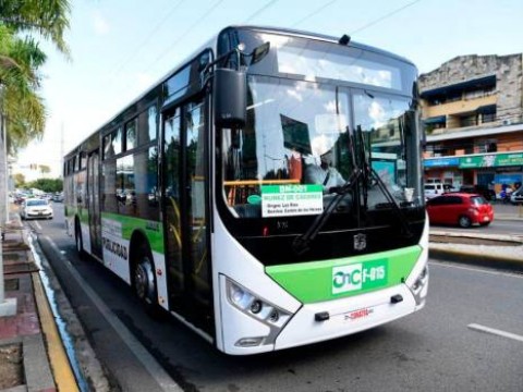 Abinader promete grandes cambios en el sector Transporte