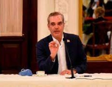 Abinader: &ldquo;Lo que est&aacute; pasando en Texas con los haitianos, nosotros lo pasamos a diario&rdquo;
