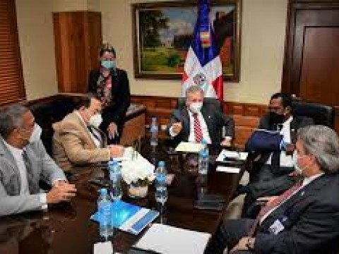 Negocios necesitar&aacute;n licencia para expendio de bebidas alcoh&oacute;licas