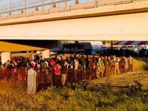 Grupos religiosos ayudan a migrantes en la frontera de EEUU