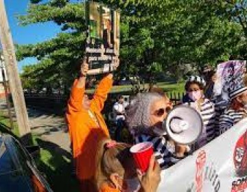 Movimientos populares protestan contra ex presidente Fern&aacute;ndez en su visita a EEUU