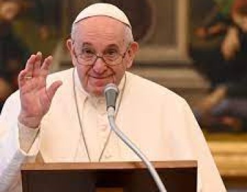 El papa urge a j&oacute;venes tomar &ldquo;decisiones sabias&rdquo;