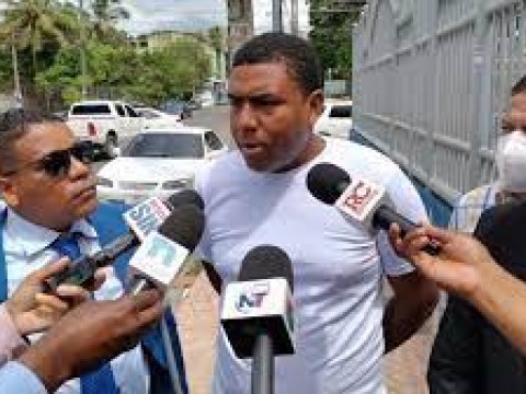 Motoconchista sobre cabo que mat&oacute; a Leslie: "&Eacute;l me abord&oacute; con la pistola en las manos"