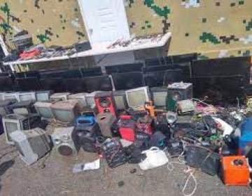 Ocupan televisores, celulares, bocinas y hasta cajas de telecable en c&aacute;rcel de Salcedo