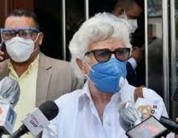 Milagros Ortiz deposita ante la Procuradur&iacute;a denuncias de corrupci&oacute;n en la DGII y la ONDA