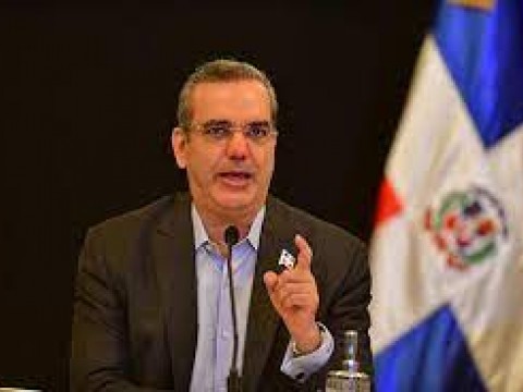 Presidente pone en retiro a siete generales