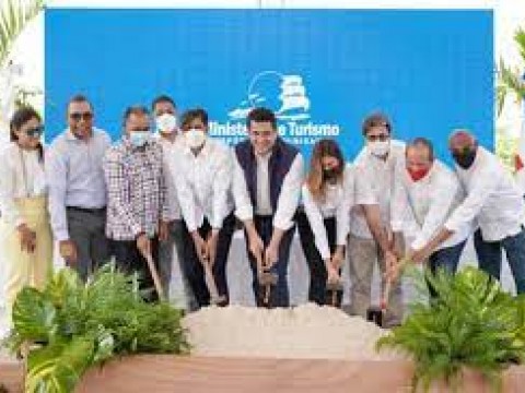 Turismo inicia trabajos reconstrucci&oacute;n acceso y remozamiento de playa Macao