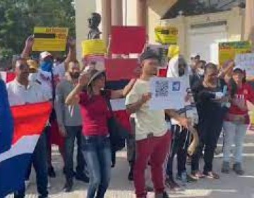 Protestan contra la &lsquo;vacuna obligatoria&rsquo;