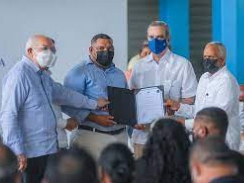 Gobierno anuncia plan en favor de porcicultores afectados por peste africana