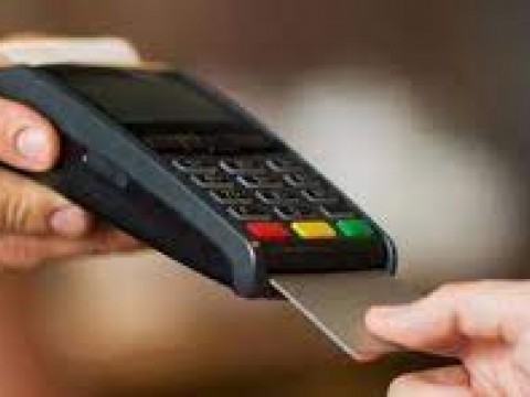 Si pagas con tarjeta de d&eacute;bito deber&aacute;s presentar tu documento de identidad o c&oacute;digo secreto