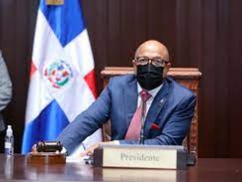 Pacheco: Reforma fiscal &ldquo;es mala pero es peor no hacerla&rdquo;