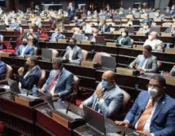 Diputados: Si eliminan sus exoneraciones deben aumentarse los salarios
