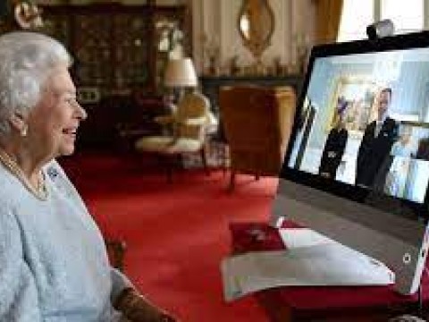 Reina Isabel II atiende audiencias virtuales tras su alta hospitalaria